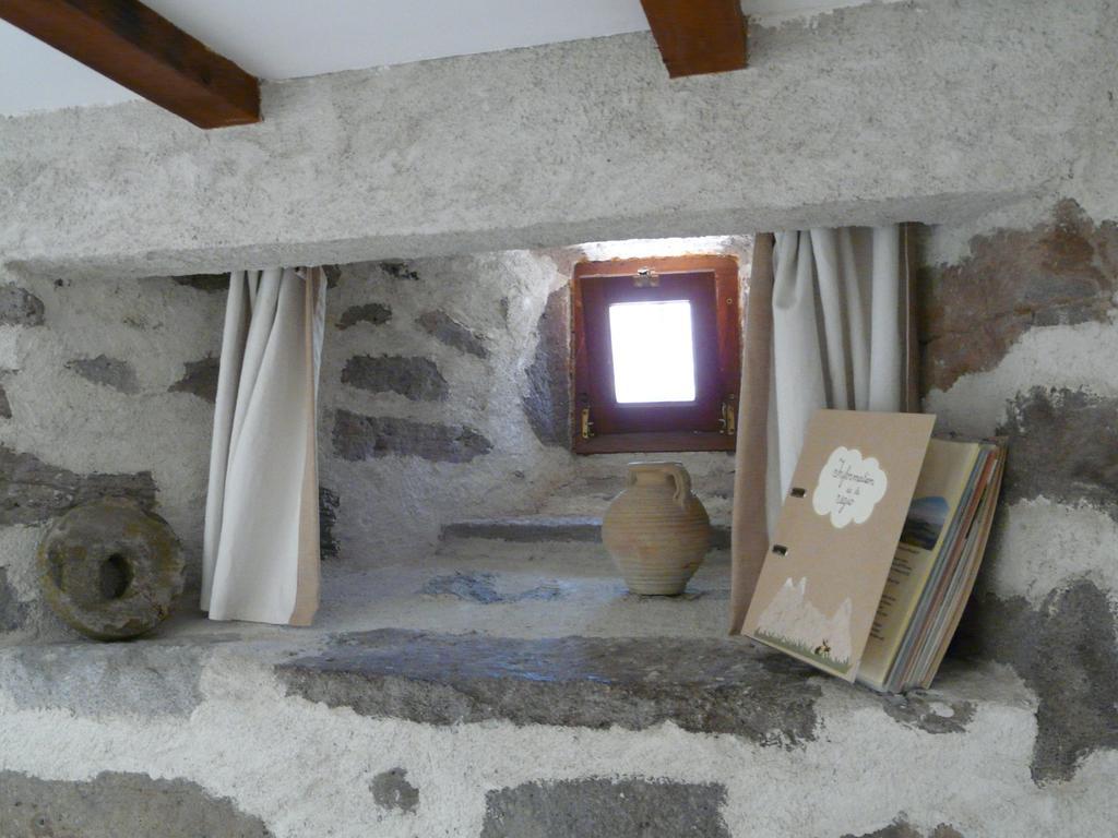 Chambre D'Hotes Grange De La Bastide Laveissière Quarto foto